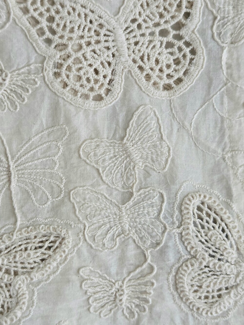Simply Shabby Chic Rachel Ashwell Eyelet Embroidered Butterflies Valance Curtain - Picture 8 of 9